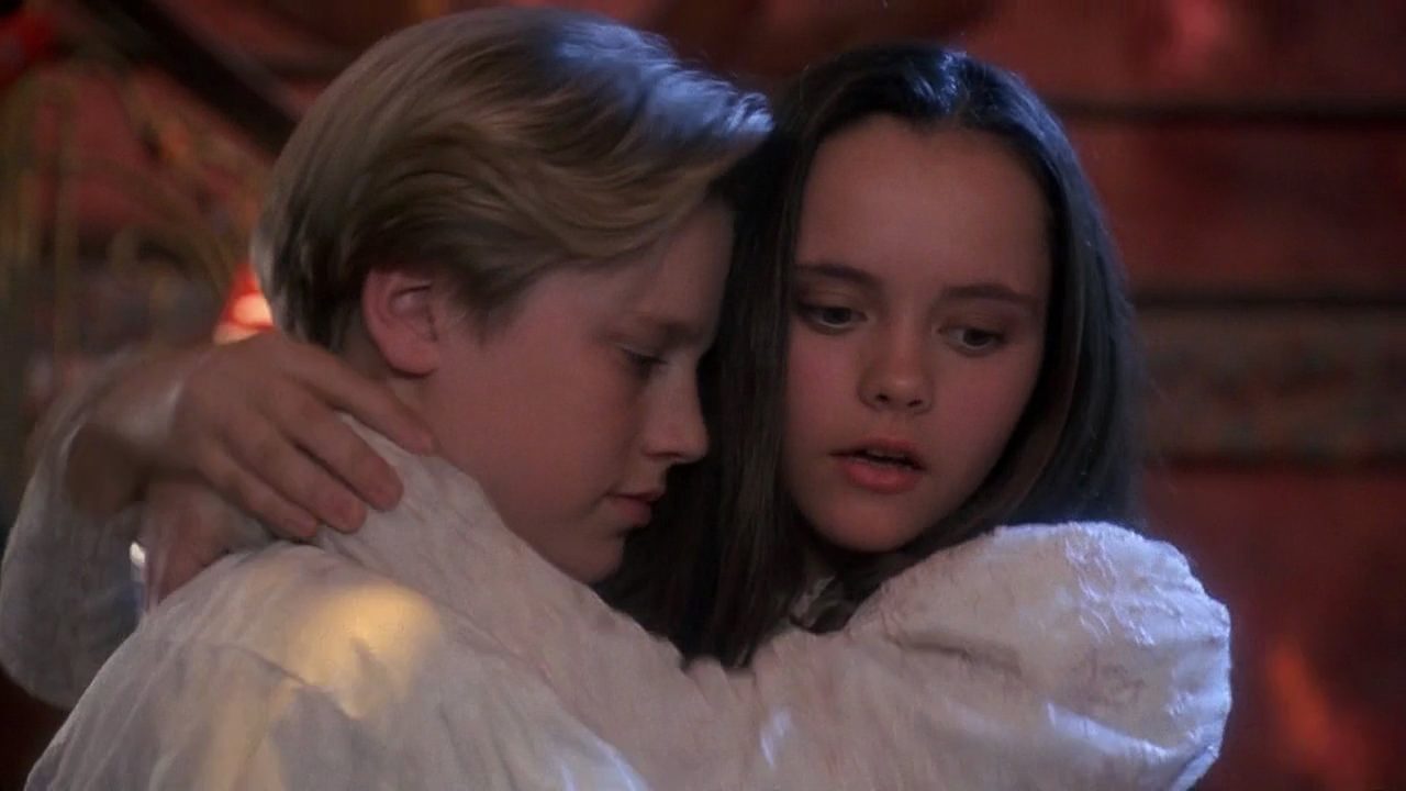 Devon Sawa and Christina Ricci in Casper