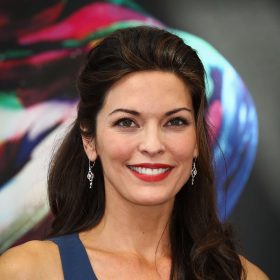 Alana De La Garza