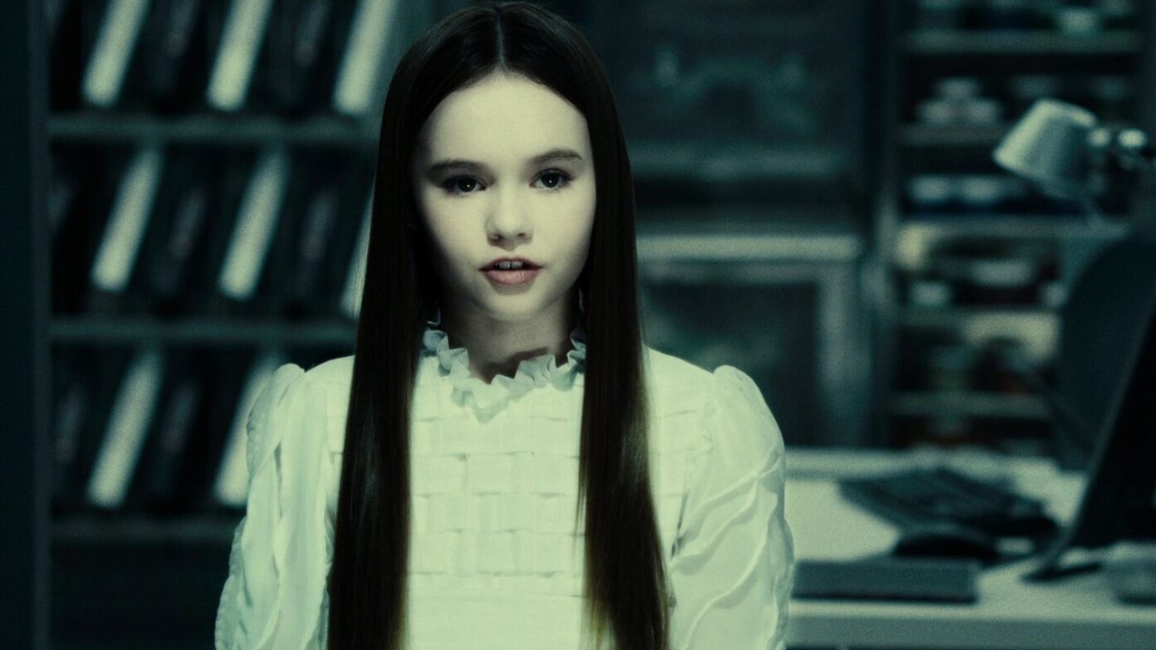 madeline-carroll-in-resident-evil