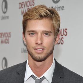 Drew Van Acker