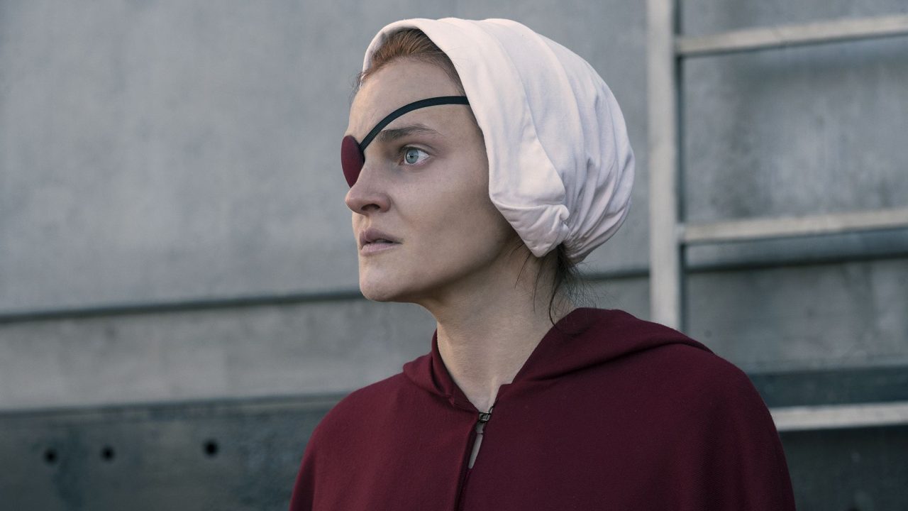 madeline-brewer-in-the-handmaids-tale