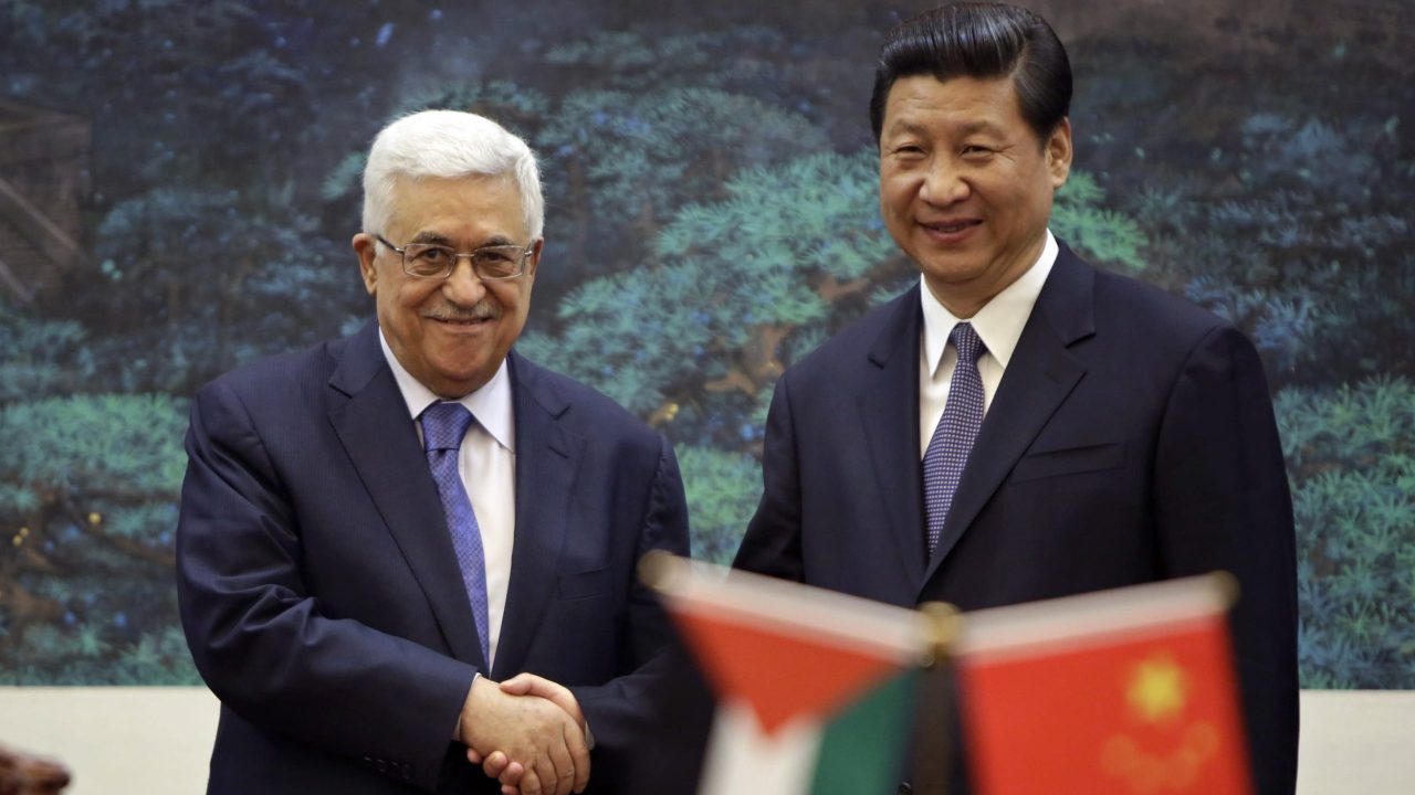 mahmoud-abbas-and-xi-jinping-shaking-hands