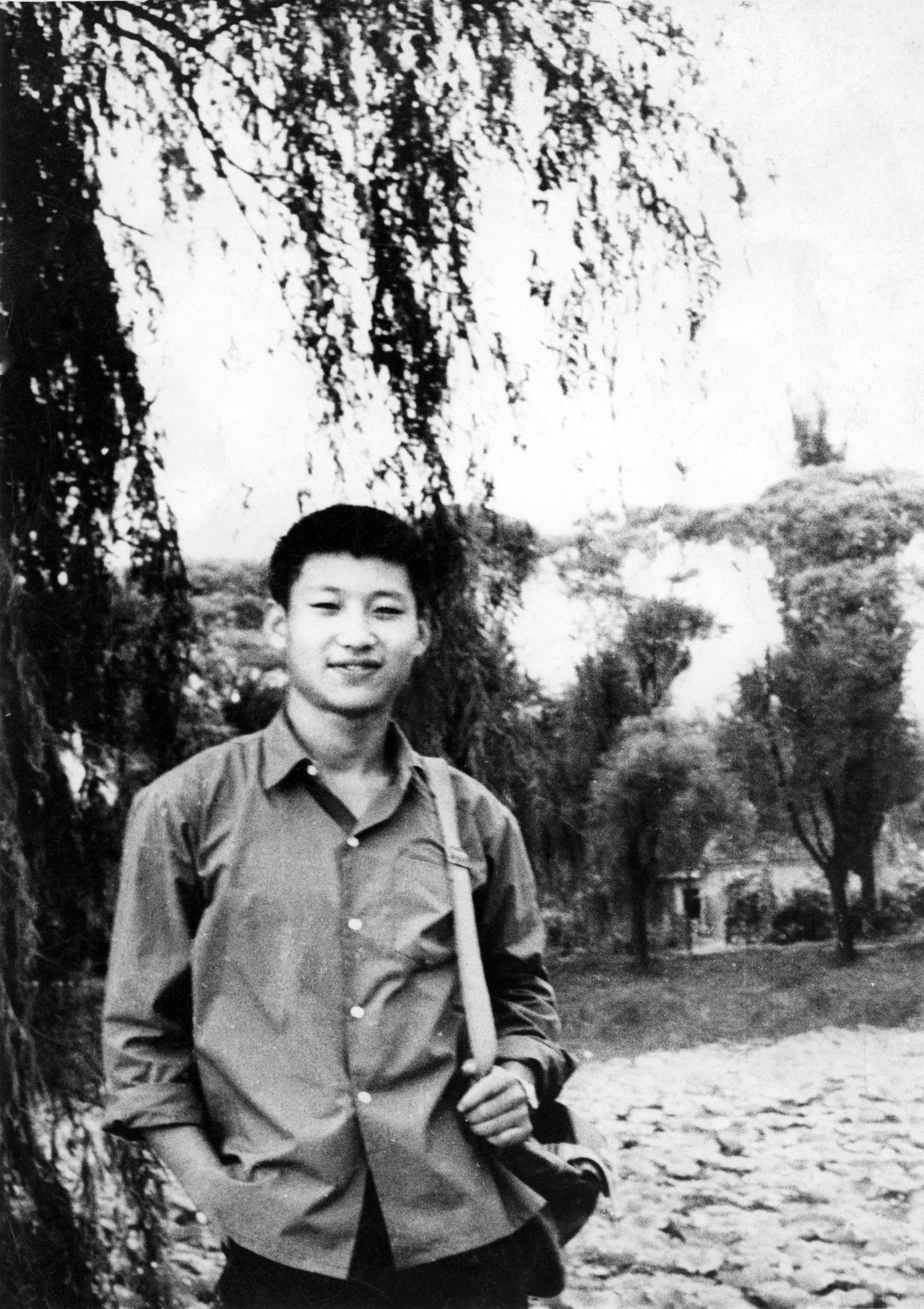 xi-jinping-young