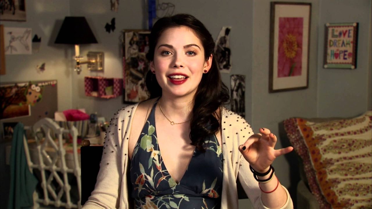 grace-phipps-in-nine-lives-of-chloe-king