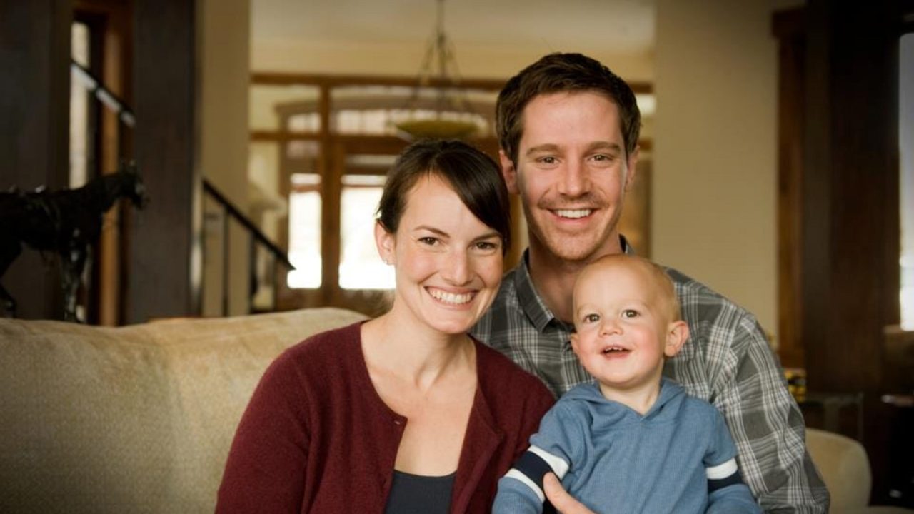 jason-dohring-with-wife-and-son