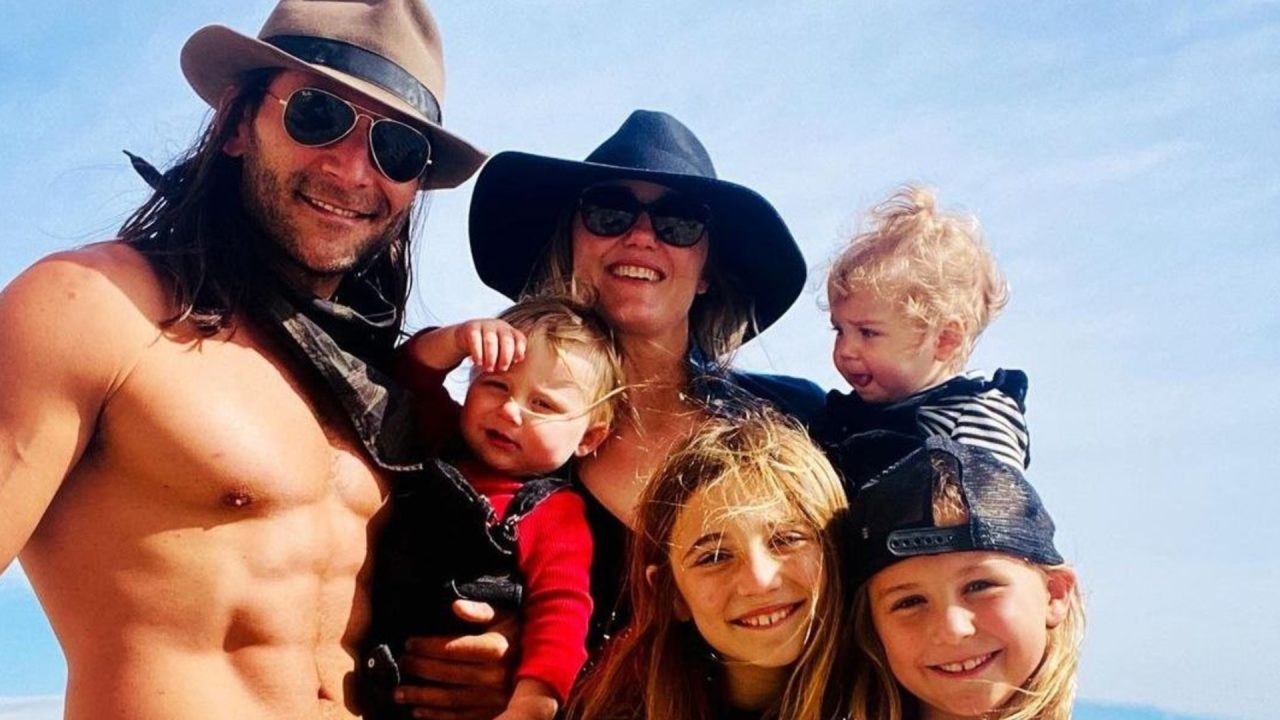 zach-mcgowan-with-wife-and-children
