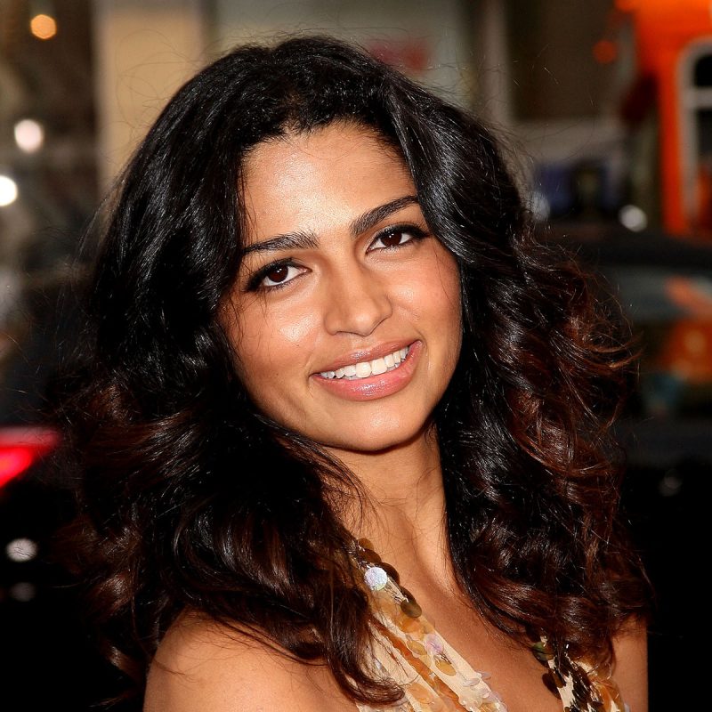 Камила Алвес