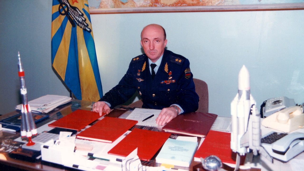 В кабинете